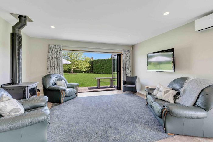 27 Pohutukawa Drive, Levin, Horowhenua, Manawatu / Whanganui, 5571, New Zealand