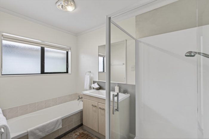 15 Sandel Rise, Merrilands, New Plymouth, Taranaki, 4312, New Zealand