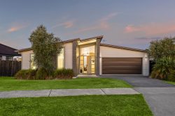 8 Sir Lincoln Drive, Kumeu, Rodney, Auckland, 0891, New Zealand