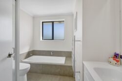 24 Bianca Crescent, Stratford, Taranaki, 4332, New Zealand