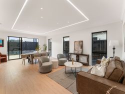 5 Thomas Rielly Avenue, Hobsonville, Waitakere City, Auckland, 0616, New Zealand