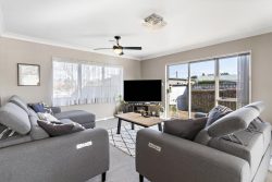 24 Charles Street, Carterton, Wellington, 5713, New Zealand