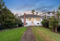 47 Kiwi Road, Point Chevalier, Auckland, 1022, New Zealand