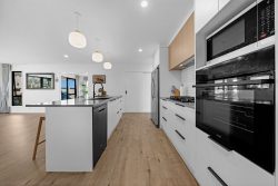 63 LEATHEM CRESCENT, Pokeno, Franklin, Auckland, 2402, New Zealand