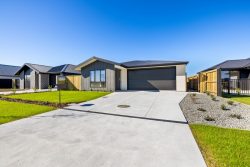 43 Greig Crescent, Amberley, Hurunui, Canterbury, 7481, New Zealand