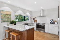 2/10 Sylvan Park Avenue, Milford, North Shore City, Auckland, 0620, New Zealand