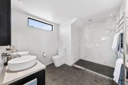 2/10 Sylvan Park Avenue, Milford, North Shore City, Auckland, 0620, New Zealand