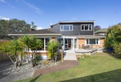 36 Avonleigh Road, Green Bay, Waitakere City, Auckland, 0604, New Zealand