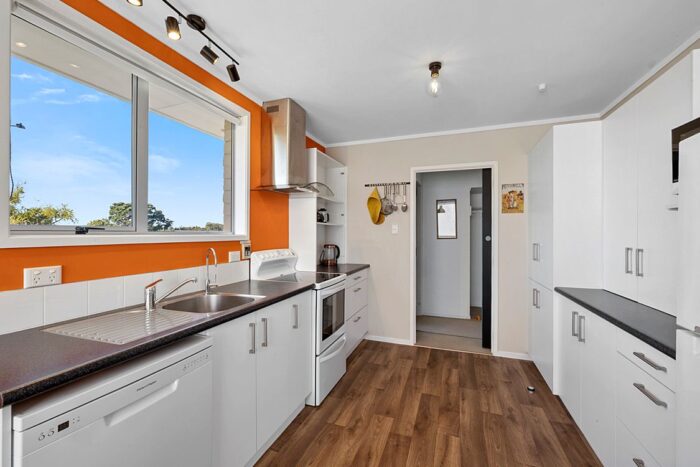 4 Kelvin Place, Westown, New Plymouth, Taranaki, 4310, New Zealand