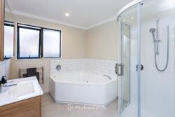 18 Clearwater Terrace, Brown Owl, Upper Hutt, Wellington, 5018, New Zealand
