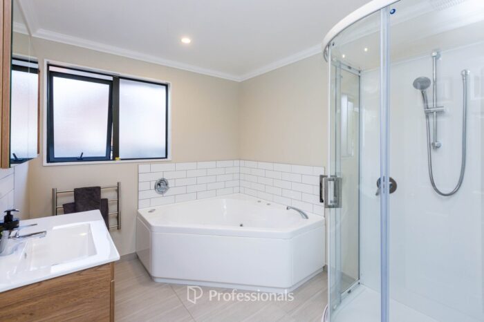 18 Clearwater Terrace, Brown Owl, Upper Hutt, Wellington, 5018, New Zealand
