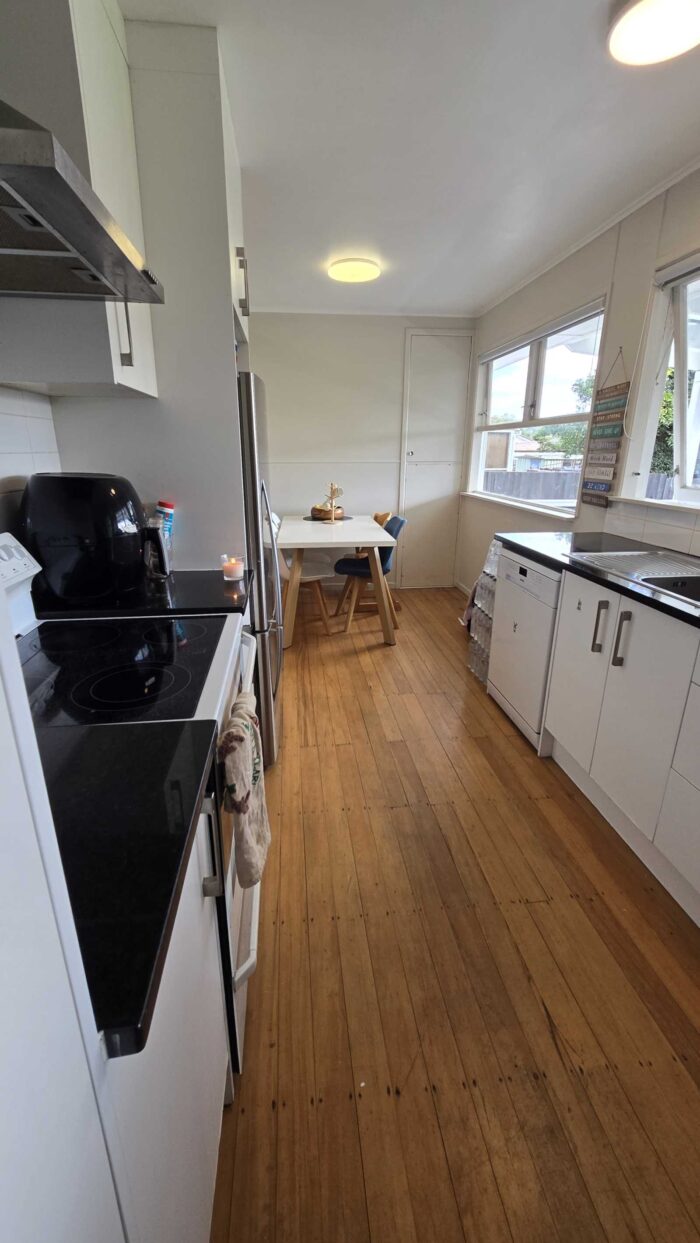 1 Coburg Street, Henderson, Waitakere City, Auckland, 0612, New Zealand