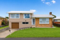24 Larnach Street, Saint Andrews, Hamilton, Waikato, 3200, New Zealand