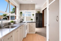 24 Larnach Street, Saint Andrews, Hamilton, Waikato, 3200, New Zealand
