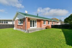 2/7 Mitre Grove, Trentham, Upper Hutt, Wellington, 5018, New Zealand
