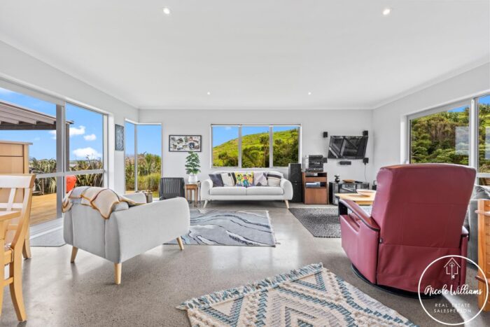 297 Heatley Road, Whakapirau, Kaipara, Northland, 0583, New Zealand