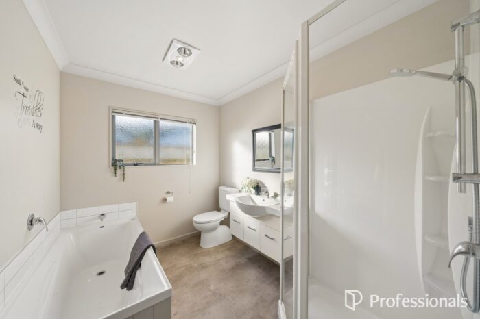 16 Poppy Watts Grove, Stokes Valley, Lower Hutt, Wellington, 5019, New Zealand