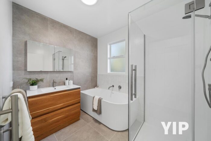 19A Brooker Grove, Newlands, Wellington, 6037, New Zealand