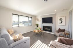 6 Atlantic Drive, Fitzherbert, Palmerston North, Manawatu / Whanganui, 4410, New Zealand