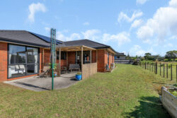 33 Ocean View Rise Ruakākā Whangarei Northland 0116 New Zealand