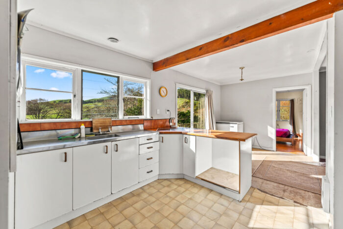 2416 State Highway 1, Maungaturoto, Kaipara, Northland, 0587, New Zealand