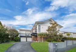 126 Chelsea View Drive, Chatswood, North Shore City, Auckland, 0626, New Zealand