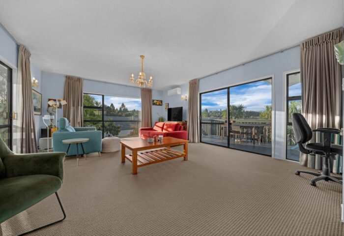 126 Chelsea View Drive, Chatswood, North Shore City, Auckland, 0626, New Zealand