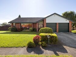15 Cooper Place, Chedworth Park, Hamilton, Waikato, 3210, New Zealand