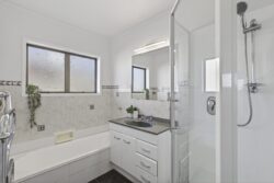 60 Heta Road, Highlands Park, New Plymouth, Taranaki, 4312, New Zealand