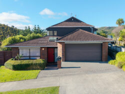 12 Longmont Terrace, Churton Park, Wellington, 6037, New Zealand