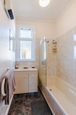 1 Onslow Street, Saint Kilda, Dunedin, Otago, 9012, New Zealand