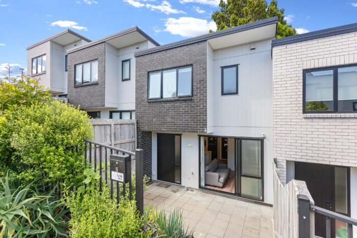 5 Tokai Place, Glen Eden, Waitakere City, Auckland, 0602, New Zealand