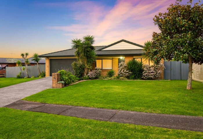 42 Medvale Avenue, Flat Bush, Manukau City, Auckland, 2019, New Zealand
