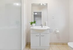 42 Medvale Avenue, Flat Bush, Manukau City, Auckland, 2019, New Zealand