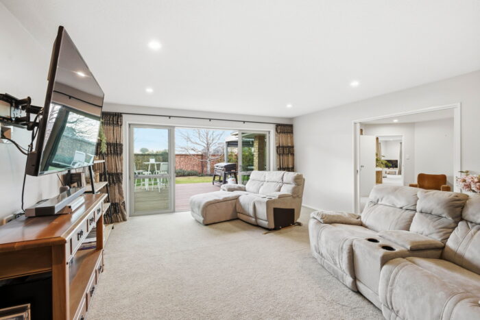 2 Penruddock Rise, Westmorland, Christchurch City, Canterbury, 8025, New Zealand